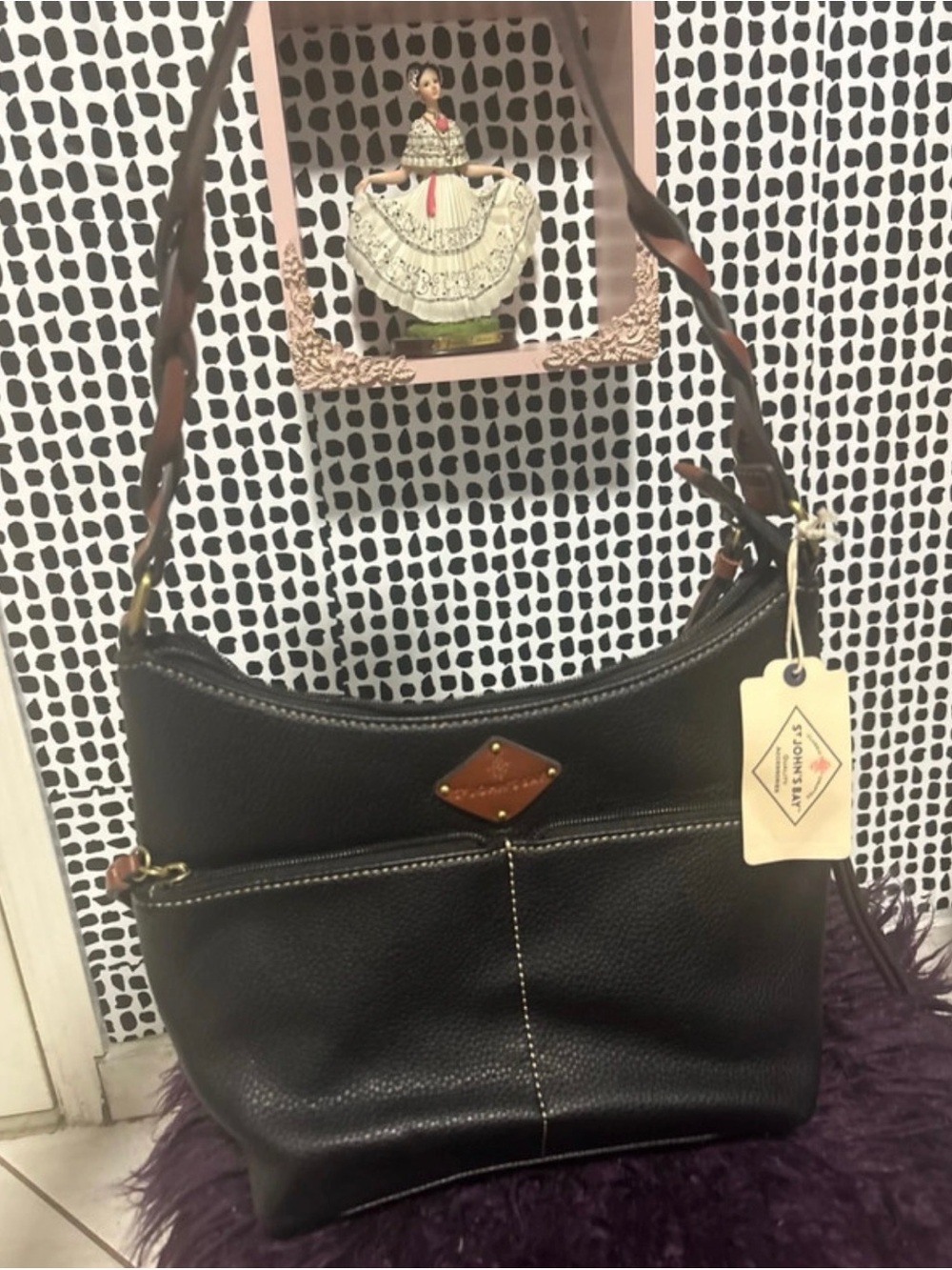 Black Women’s Shoulder Bag - Classic Pebbled Leather